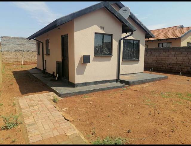 2 BEDROOM HOUSE FOR SALE IN PROTEA GLEN
